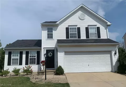 788 Seasons Pass Dr, Brunswick, OH 44212