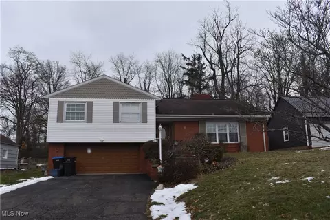 525 Harding Rd, Zanesville, OH 43701