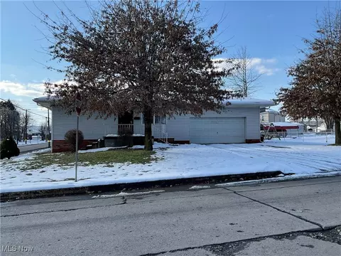 2014 1st St, Moundsville, WV 26041