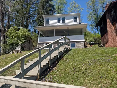 544 Maple Lake Rd, Bridgeport, WV 26330