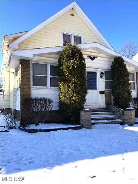 894 E 239th St, Euclid, OH 44123 photo 3
