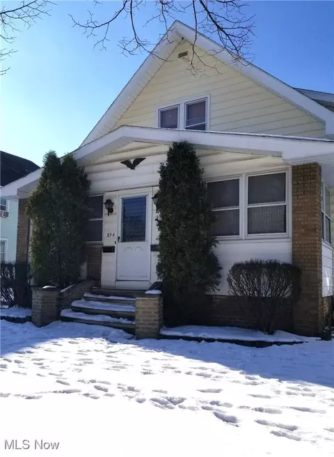 894 E 239th St, Euclid, OH 44123 photo 2