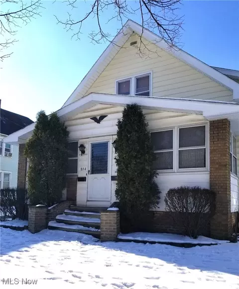 894 E 239th St, Euclid, OH 44123 photo 4