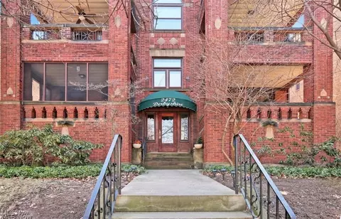 2472 Derbyshire Rd #6, Cleveland Heights, OH 44106