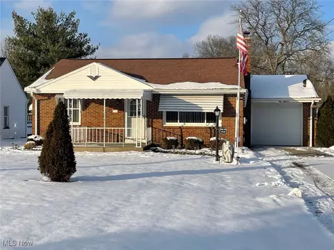 216 Forest Park Dr, Boardman, OH 44512