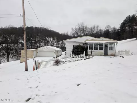 206 Gordon Rear St, Bowerston, OH 44695