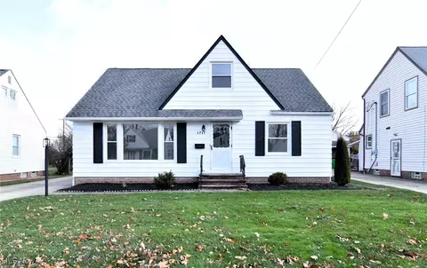 1717 Mayfair Rd, Mayfield Heights, OH 44124