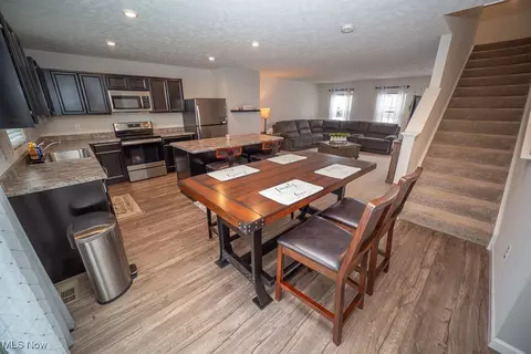 125 Springvale Dr, Amherst, OH 44001 photo 8