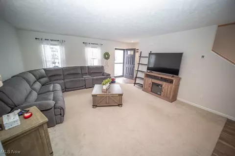 125 Springvale Dr, Amherst, OH 44001 photo 5