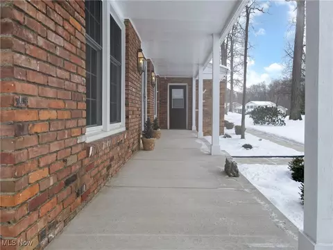 Exterior - 37555 Fox Run Dr, Solon, OH 44139 photo 2 of 9