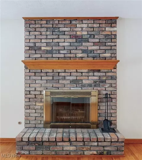 Living - 37555 Fox Run Dr, Solon, OH 44139 photo 2 of 7