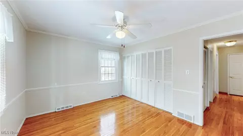 Bedroom - 37555 Fox Run Dr, Solon, OH 44139 photo 4 of 8