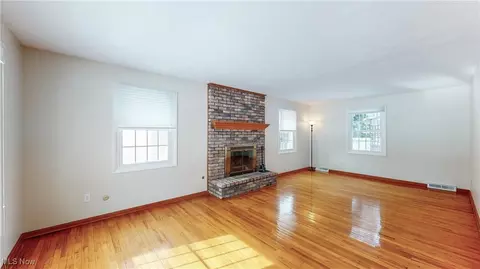 Living - 37555 Fox Run Dr, Solon, OH 44139 photo 1 of 7