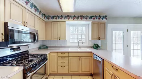 Kitchen - 37555 Fox Run Dr, Solon, OH 44139 photo 1 of 1