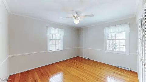 Bedroom - 37555 Fox Run Dr, Solon, OH 44139 photo 3 of 8