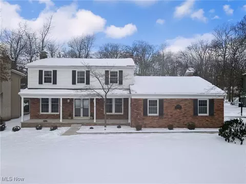 37555 Fox Run Dr, Solon, OH 44139
