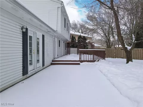 Exterior - 37555 Fox Run Dr, Solon, OH 44139 photo 4 of 9