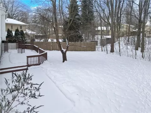 Exterior - 37555 Fox Run Dr, Solon, OH 44139 photo 5 of 9