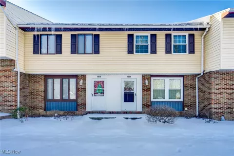 1888 Higby Dr #A, Stow, OH 44224