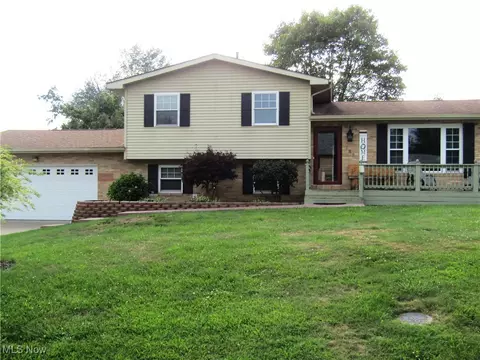 183 Willis Way, Chester, WV 26034