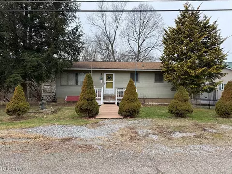 658 Forestview Dr, Wintersville, OH 43953