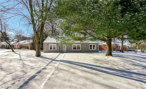 2534 Eastgate Ave, Akron, OH 44312