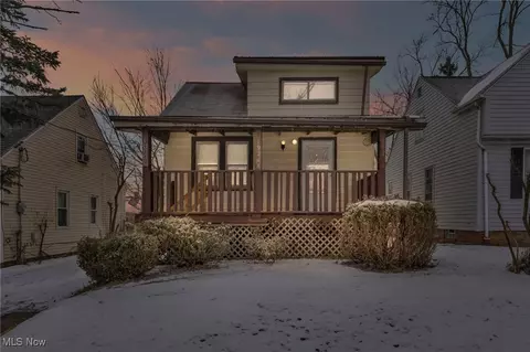 19241 Raymond St, Maple Heights, OH 44137