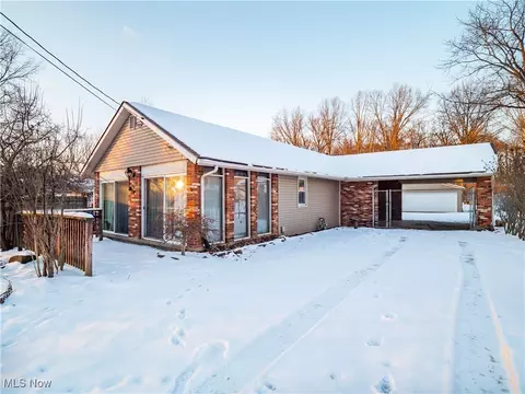 3317 Klages Blvd, Tallmadge, OH 44278