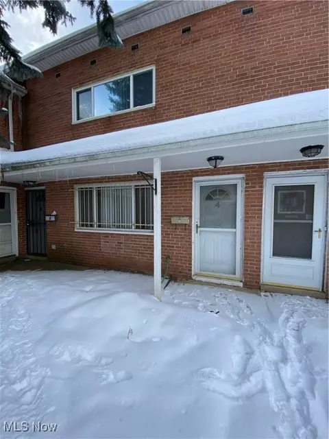 23756 Banbury Cir #4, Warrensville Heights, OH 44128