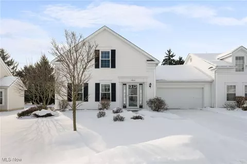 1864 Hamden Ln, Stow, OH 44224