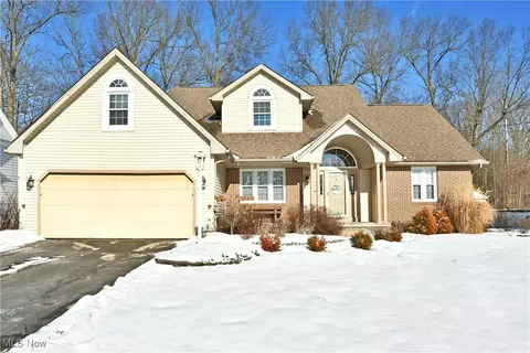 1017 Paige Ct, Newton Falls, OH 44444