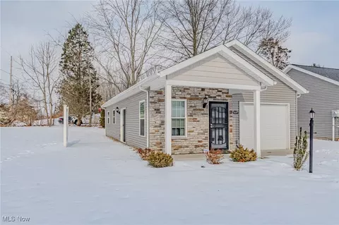 4103 Will St NE, Canton, OH 44705 photo 1