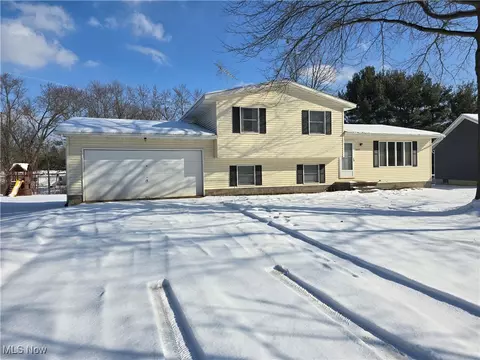 1311 Homesite Dr, Stow, OH 44224