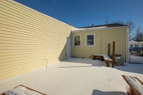 1852 Harding Dr, Wickliffe, OH 44092 photo 25