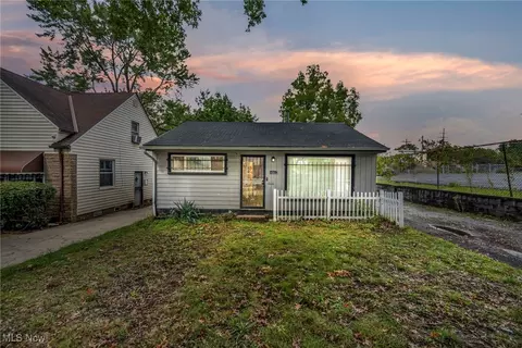 16413 Bryce Ave, Cleveland, OH 44128