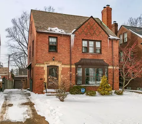 2482 Saybrook Rd, University Heights, OH 44118