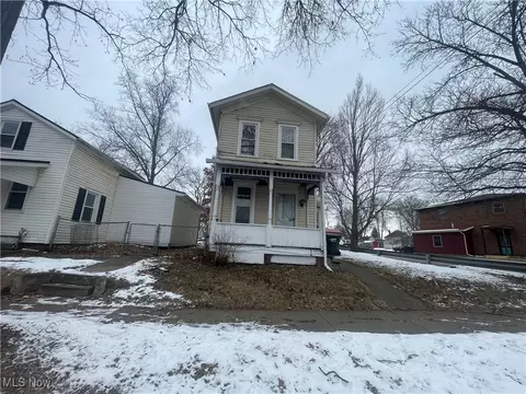 349 W North St, Wooster, OH 44691