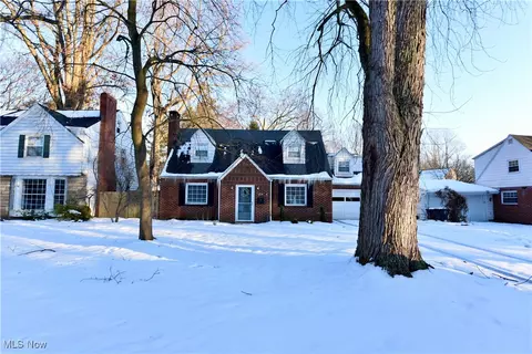 215 Elmdale Ave, Akron, OH 44313