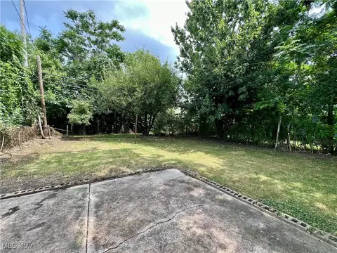 Exterior - 1863 E 30th St, Lorain, OH 44055 photo 11 of 11