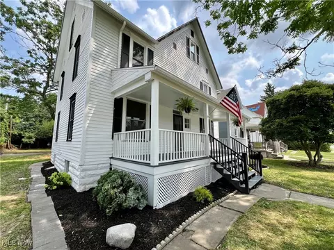 Exterior - 1863 E 30th St, Lorain, OH 44055 photo 9 of 11