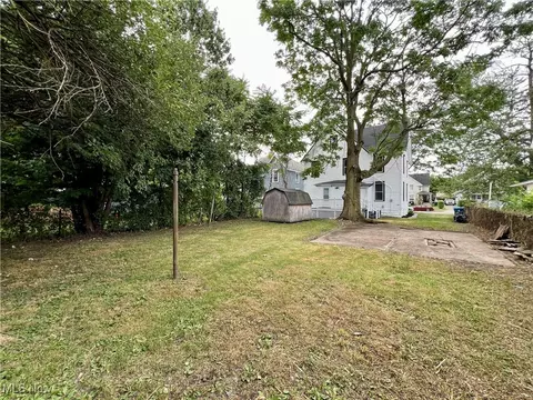 Exterior - 1863 E 30th St, Lorain, OH 44055 photo 10 of 11