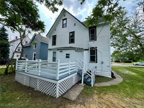 Exterior - 1863 E 30th St, Lorain, OH 44055 photo 6 of 11