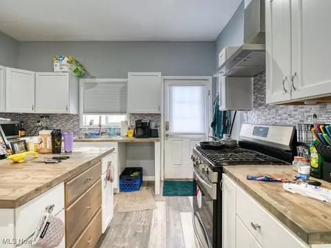 Kitchen - 173 Spruce St, Elyria, OH 44035 photo 2 of 4