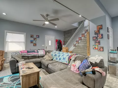 Living - 173 Spruce St, Elyria, OH 44035 photo 1 of 4