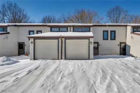 6362 Forest Park Dr, North Ridgeville, OH 44039