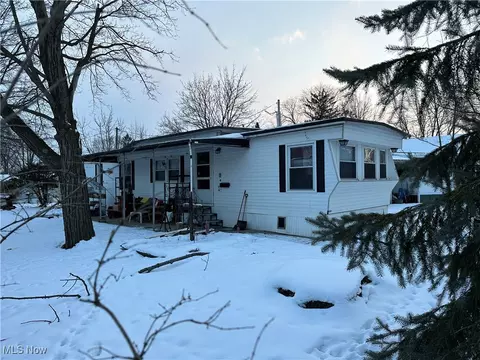 240 N Millborne Rd N #4, Orrville, OH 44667