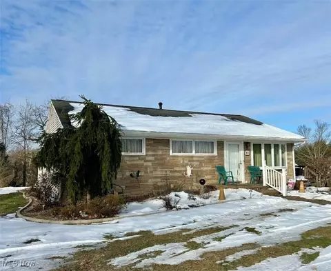 100 Cheyenne Rd, Marietta, OH 45750