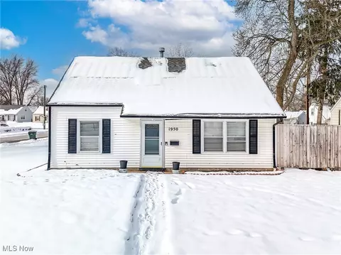1950 Tudor St, Cuyahoga Falls, OH 44221