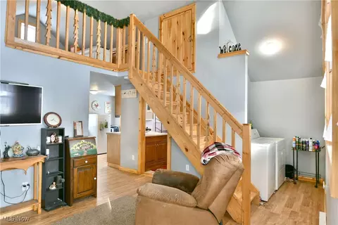 Entry Way - 6503 Yoder St, Kinsman, OH 44428 photo 1 of 4