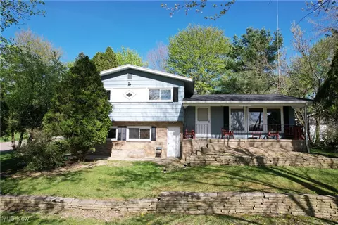16550 Timberlane Dr, Lake Milton, OH 44429